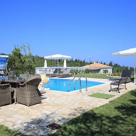 Mit Pool Fuer 4 Personen Und 2 Holiday home *