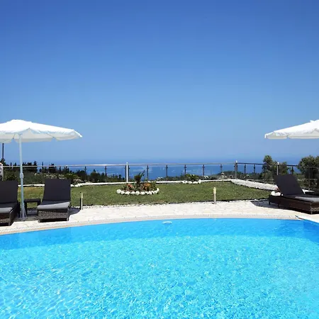 Mit Pool Fuer 4 Personen Und 2 * Tsoukaladhes